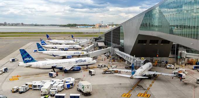✈ New York LaGuardia Airport