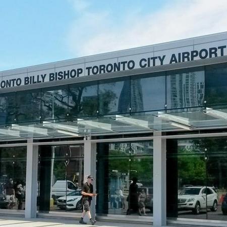 ✈ Billy Bishop Toronto City Airport