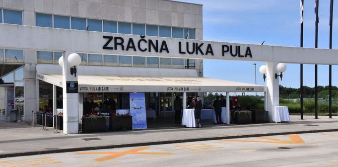 ✈ Pula Airport