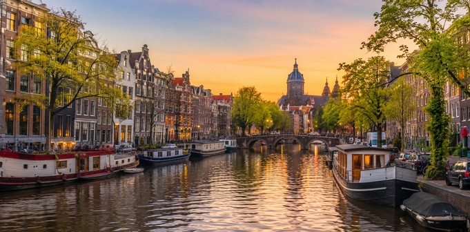Private Transfers and Chauffeur Service in Amsterdam